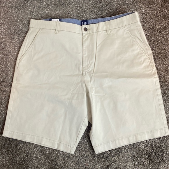 GAP Vintage Shorts Beige Mens Sz 40 NWT - Picture 1 of 6